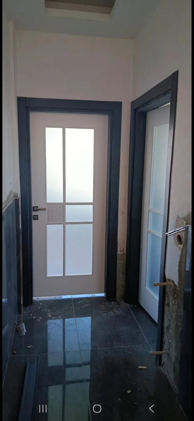 Camlı kapı modeli