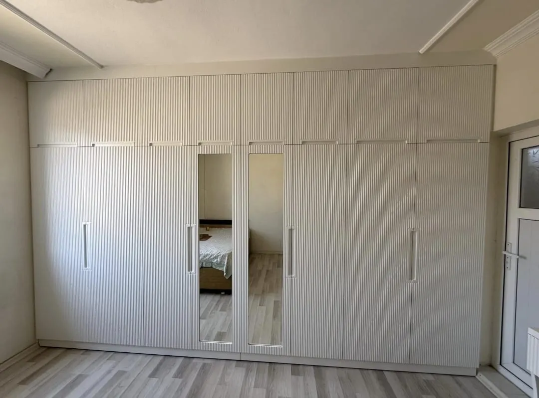 Duvar boyu aynalı çıtalı gardırop — Emin Kapı Osmaniye