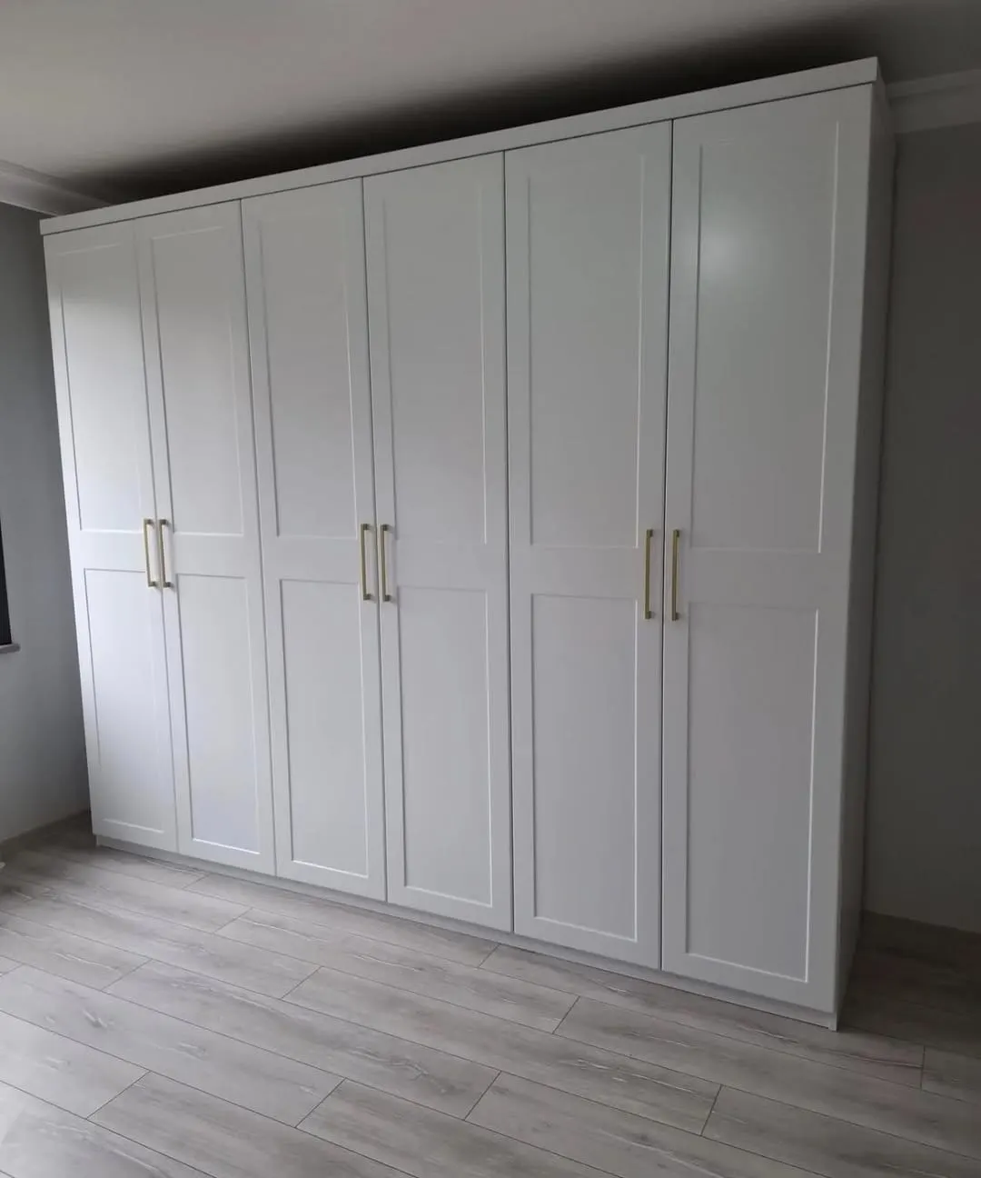 Lake boyalı 6 kapılı lüks gardırop yüklük — Emin Kapı Osmaniye
