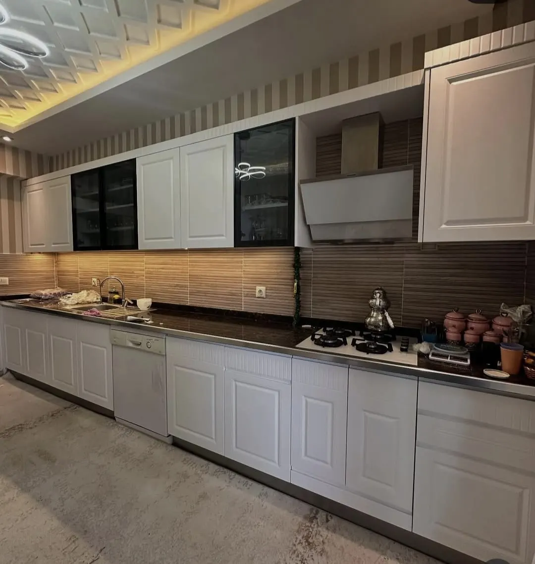 LED ışıklı mutfak dolabı — Emin Kapı Osmaniye