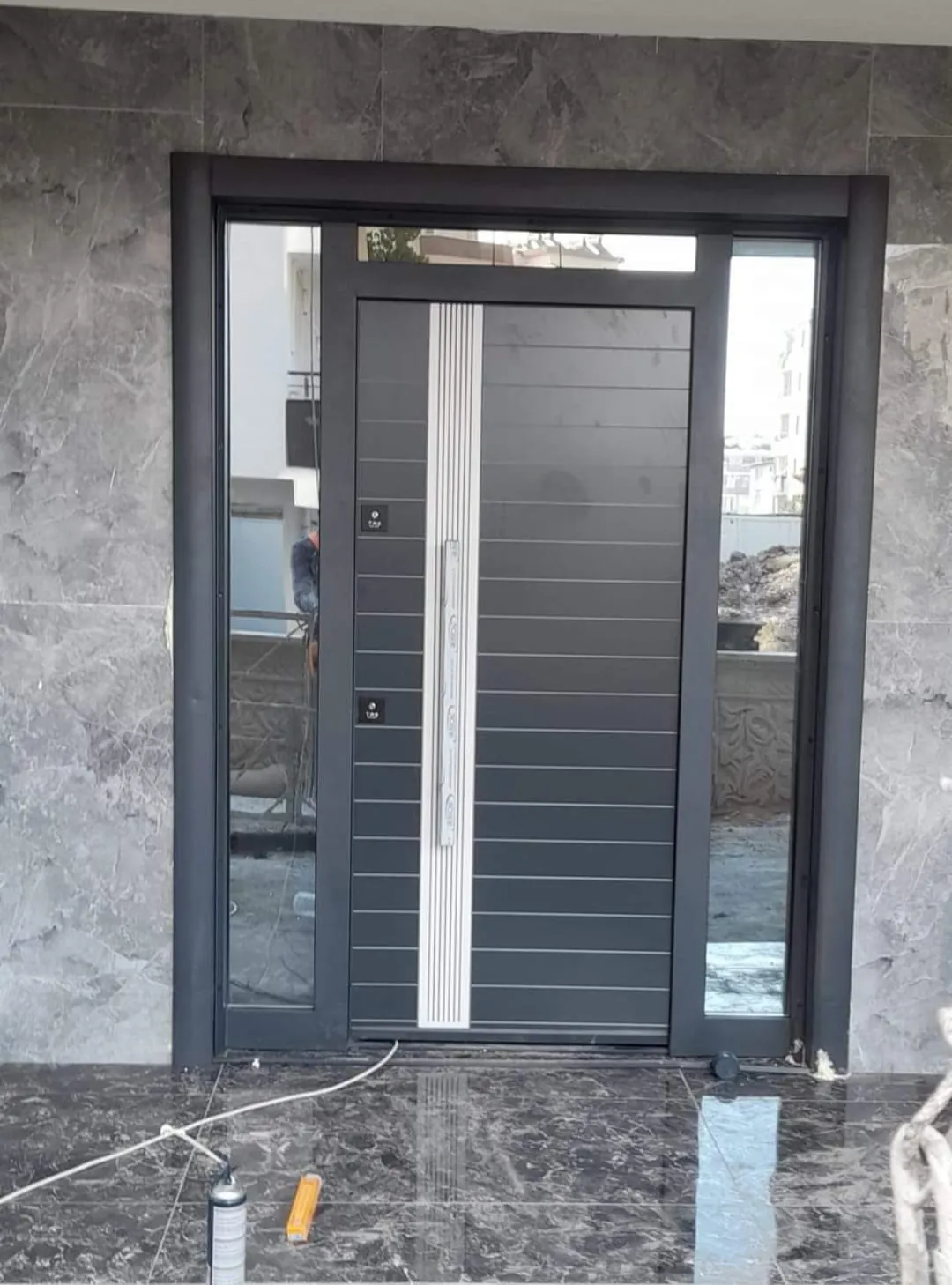 Ayna camlı laminoks apartman kapısı — Apartman Kapısı