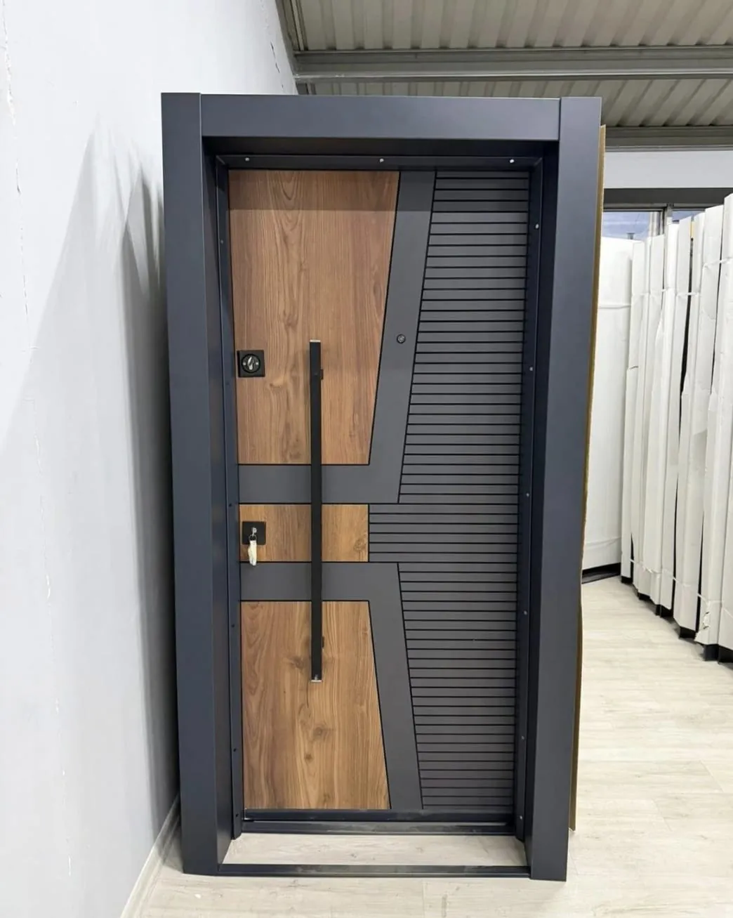 Lüks laminoks kapı modeli 4 — Çelik kapı