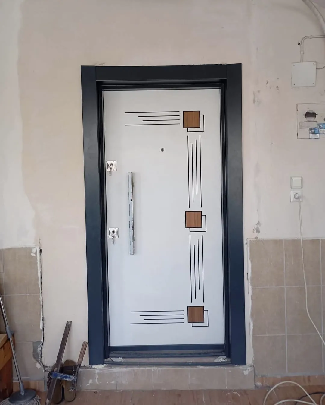 Lüks laminoks kapı modeli 42 — Çelik kapı
